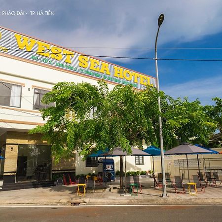 Khach San Bien Tay Hotel Ha Tien Exterior photo