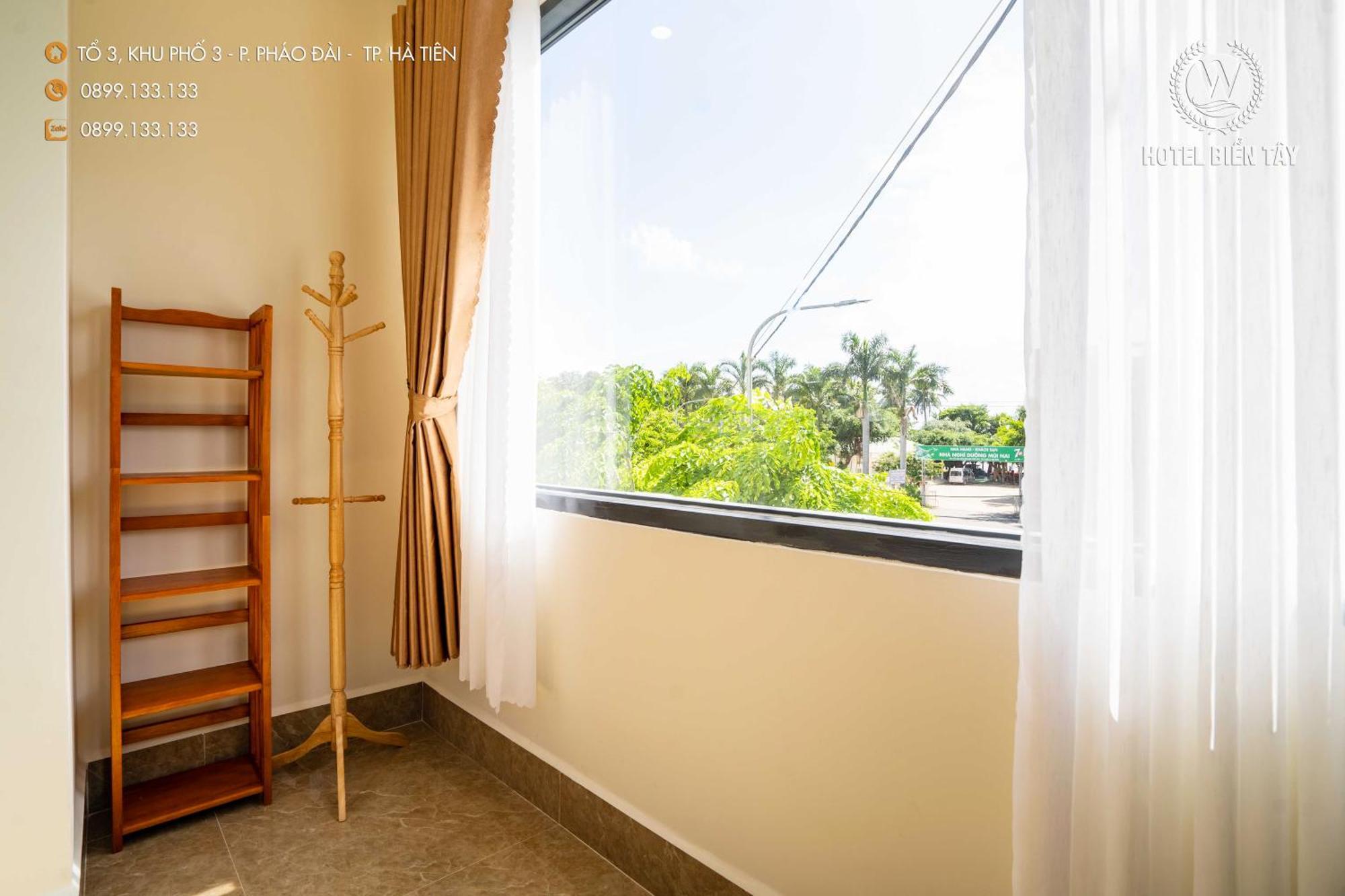 Khach San Bien Tay Hotel Ha Tien Exterior photo
