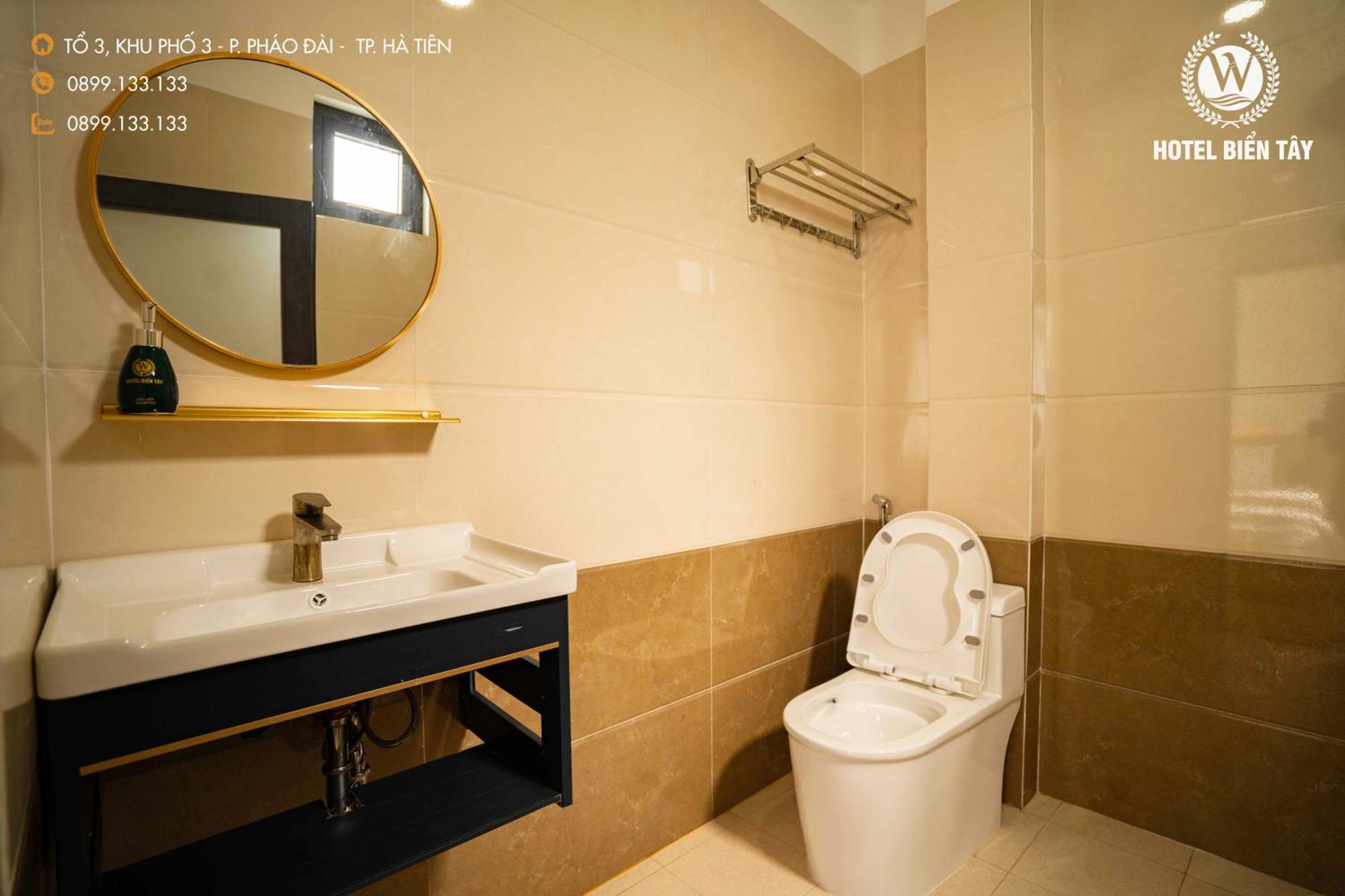 Khach San Bien Tay Hotel Ha Tien Exterior photo