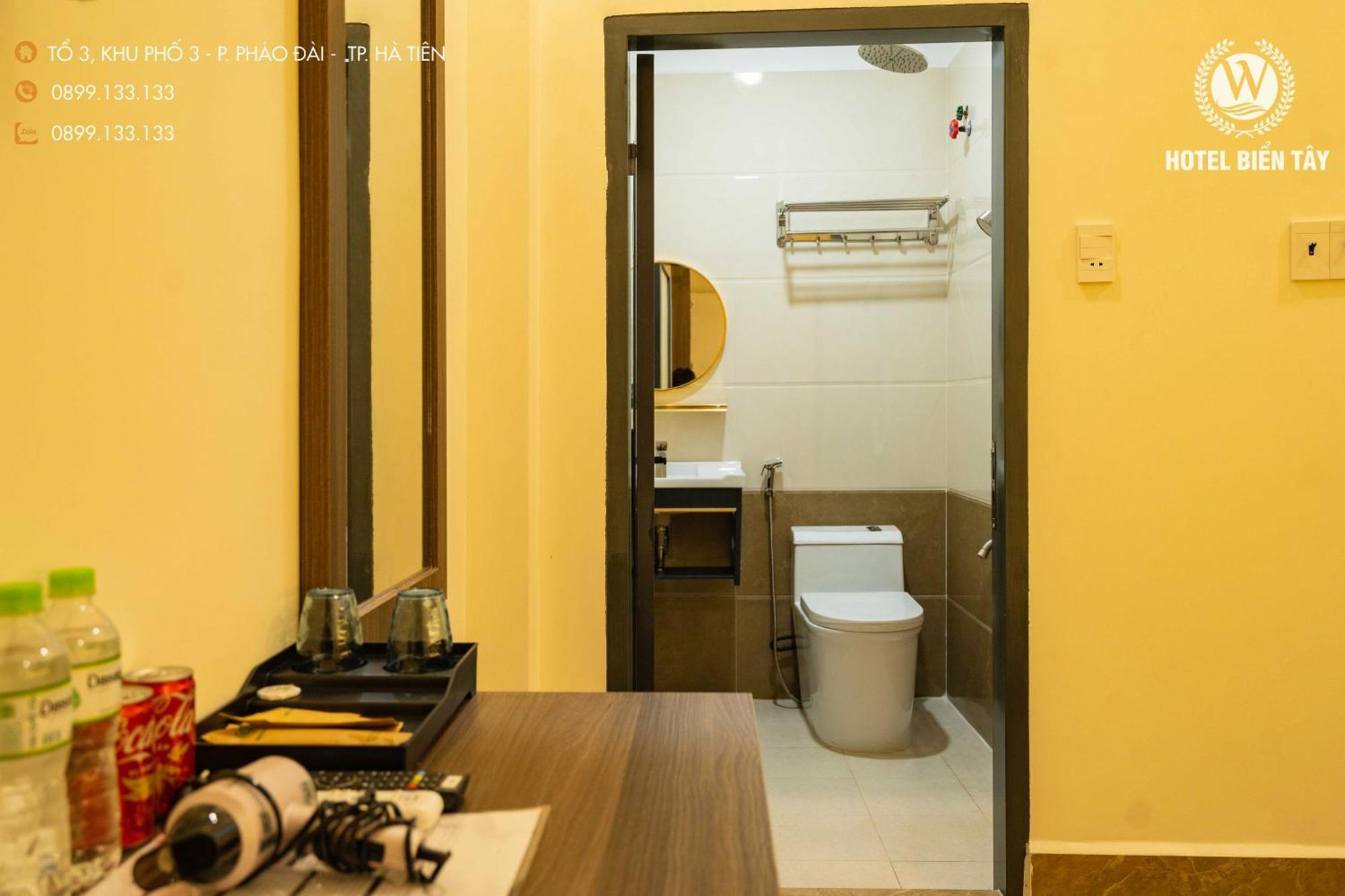 Khach San Bien Tay Hotel Ha Tien Exterior photo