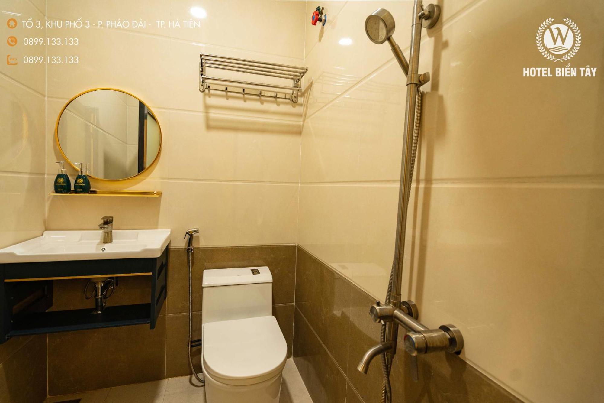 Khach San Bien Tay Hotel Ha Tien Exterior photo